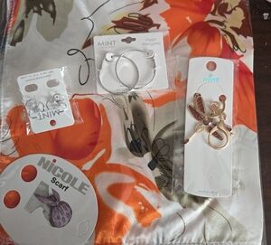 Nicole Scarf With Dragonfly Keychain And Earrings